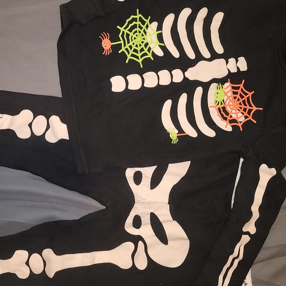 Other - 5t spooky skeleton pajama set